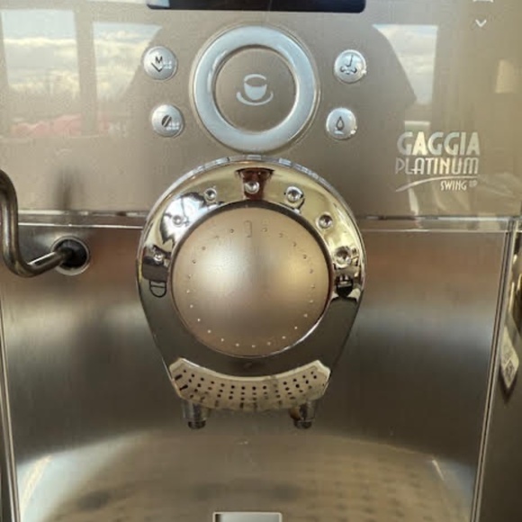 Gaggia Platinum Swing Up Espresso and Coffee Machine - Picture 13 of 16